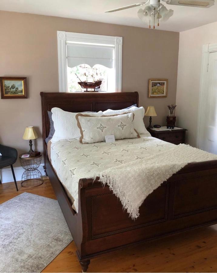 Toba'S Bed & Breakfast Lunenburg Extérieur photo