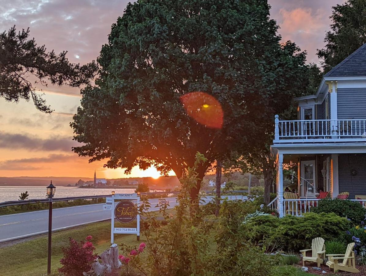 Toba'S Bed & Breakfast Lunenburg Extérieur photo