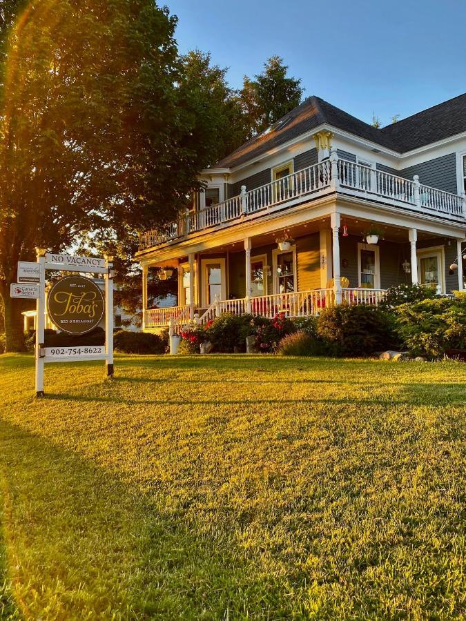 Toba'S Bed & Breakfast Lunenburg Extérieur photo