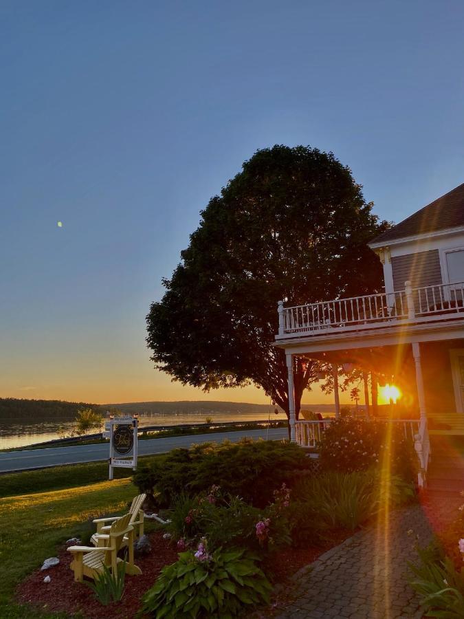 Toba'S Bed & Breakfast Lunenburg Extérieur photo