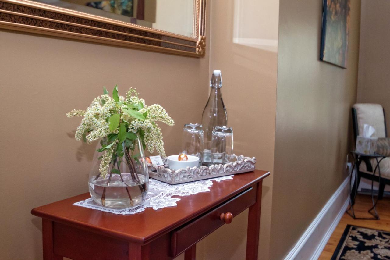 Toba'S Bed & Breakfast Lunenburg Extérieur photo