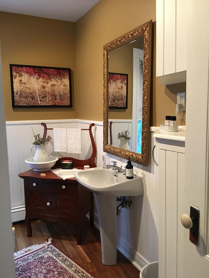 Toba'S Bed & Breakfast Lunenburg Extérieur photo