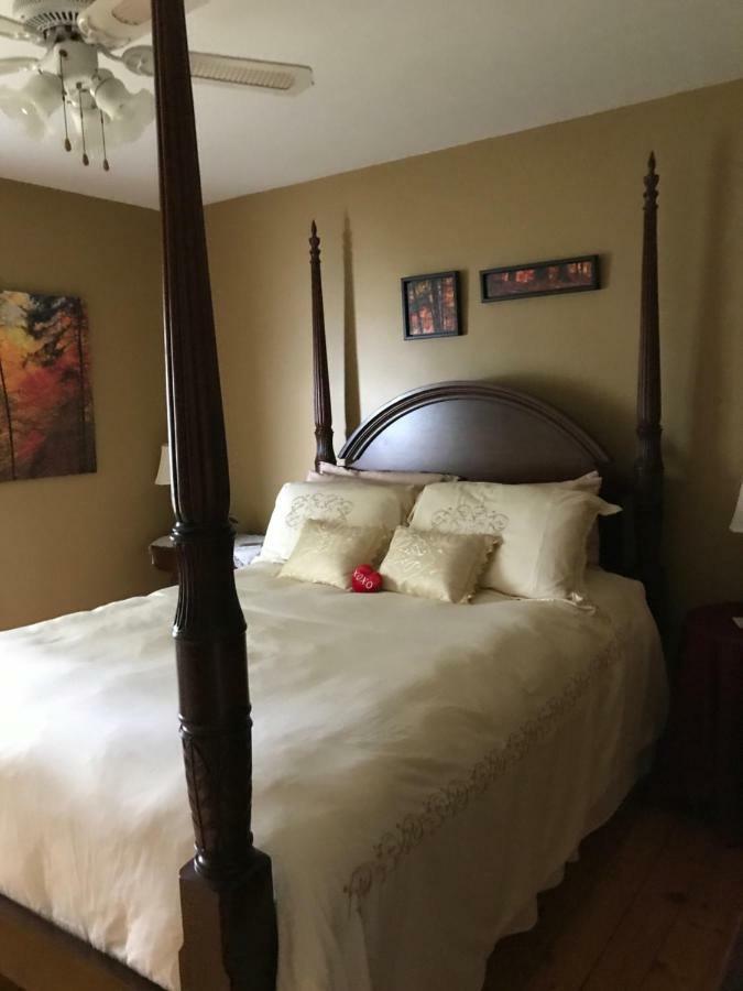 Toba'S Bed & Breakfast Lunenburg Extérieur photo